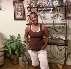 Meet your Posher, Rena